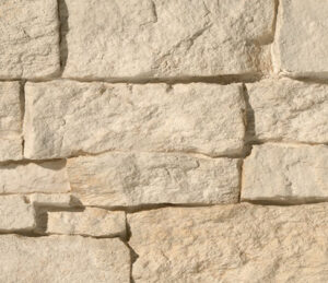close-up-of-interior-stone-wall-cladding-panels-in-teruel-blanco-colour